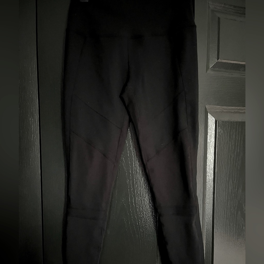 Zella Black Ribbed Leggings - Size Medium